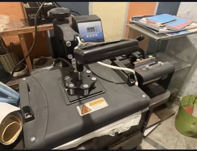 Heat pressing machine