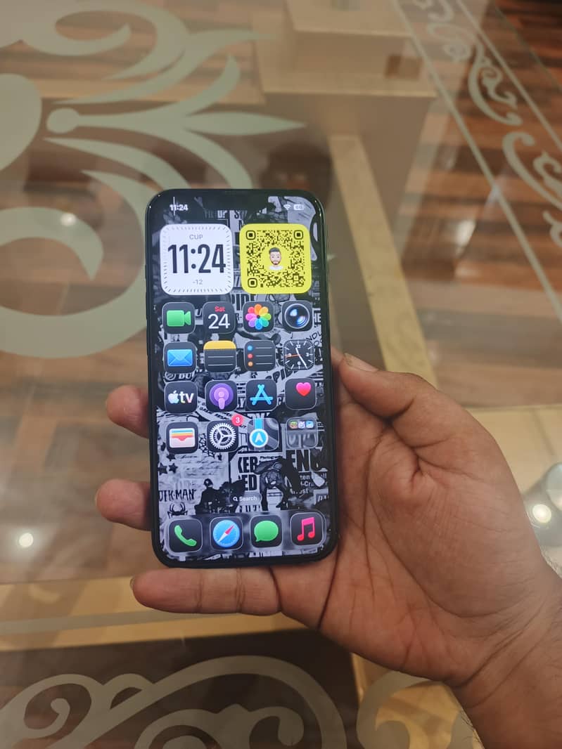Apple iPhone 13 1