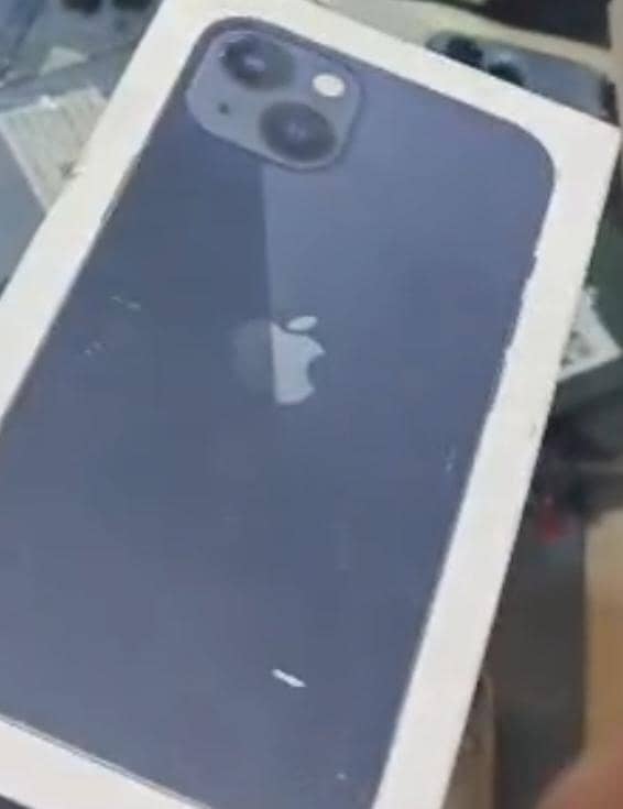Apple iPhone 13 7