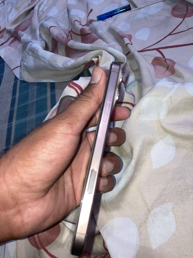 iphone 16 pro max jv 1