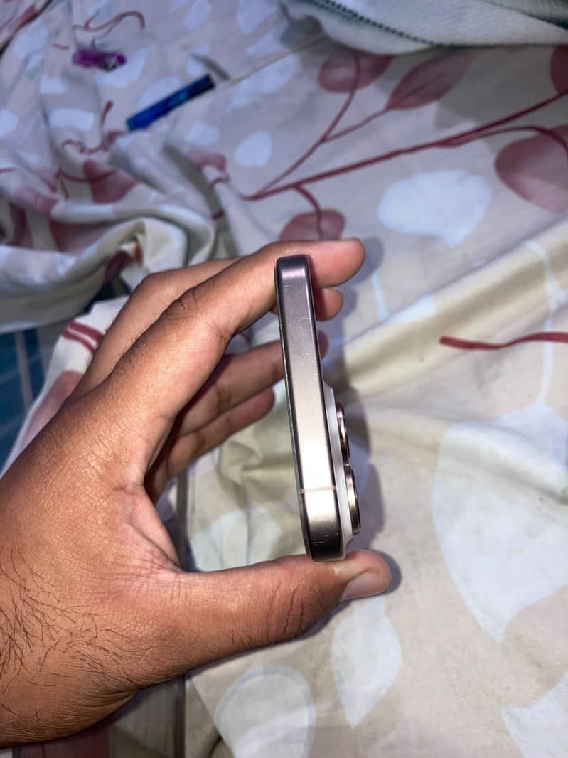 iphone 16 pro max jv 2