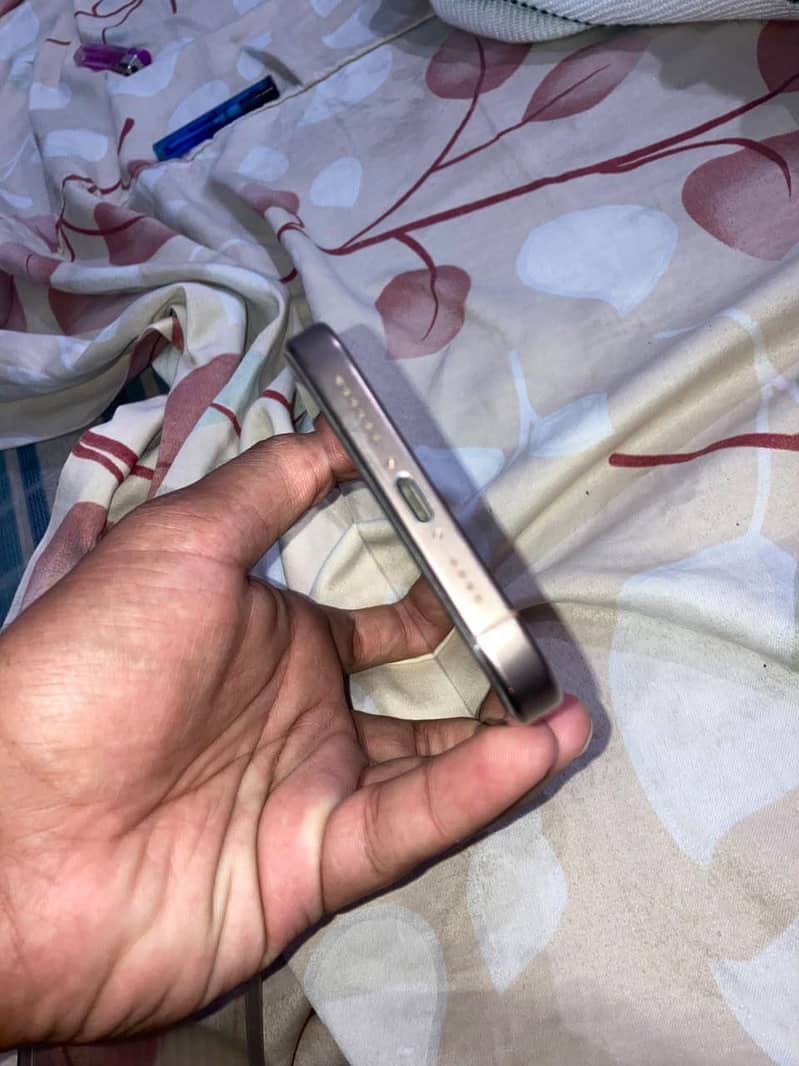 iphone 16 pro max jv 4