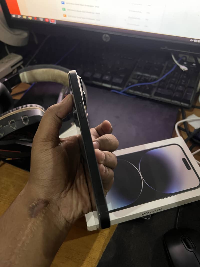Apple iPhone 14 Pro Max 1