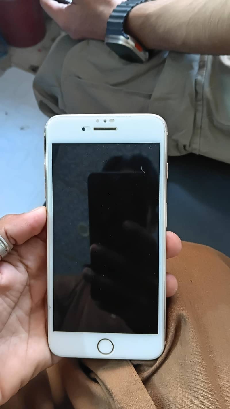 Apple iPhone 8 Plus 0