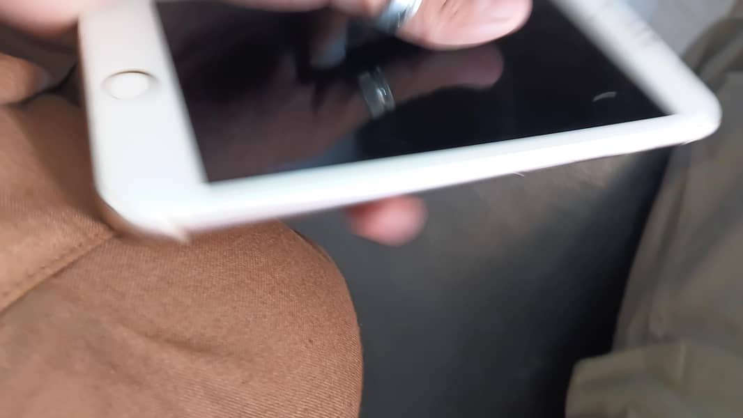 Apple iPhone 8 Plus 2