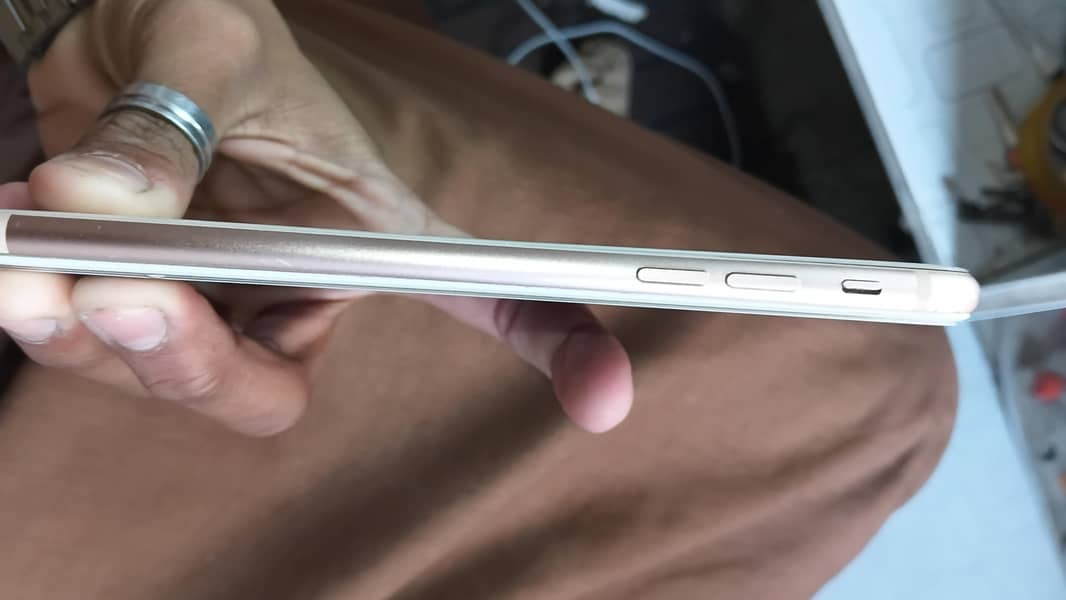 Apple iPhone 8 Plus 3