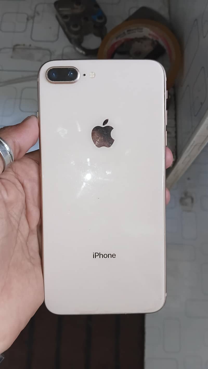 Apple iPhone 8 Plus 4