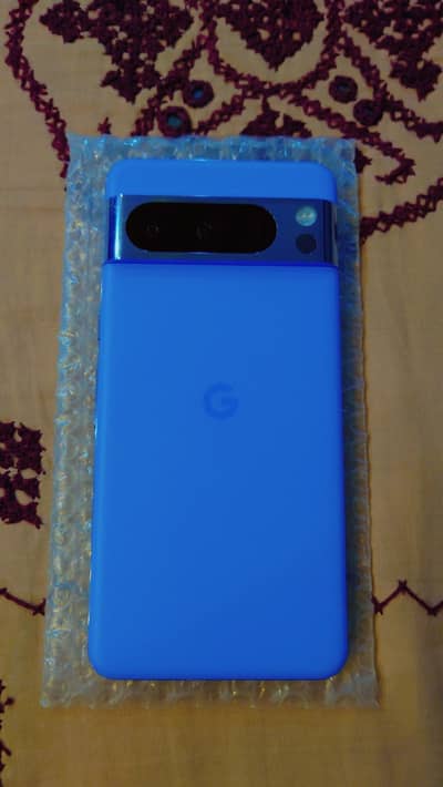 Google_ Pixel 8 _Pro_128_Gb_spid_howa_hai_bara_dot_aur_halka_line_hai_