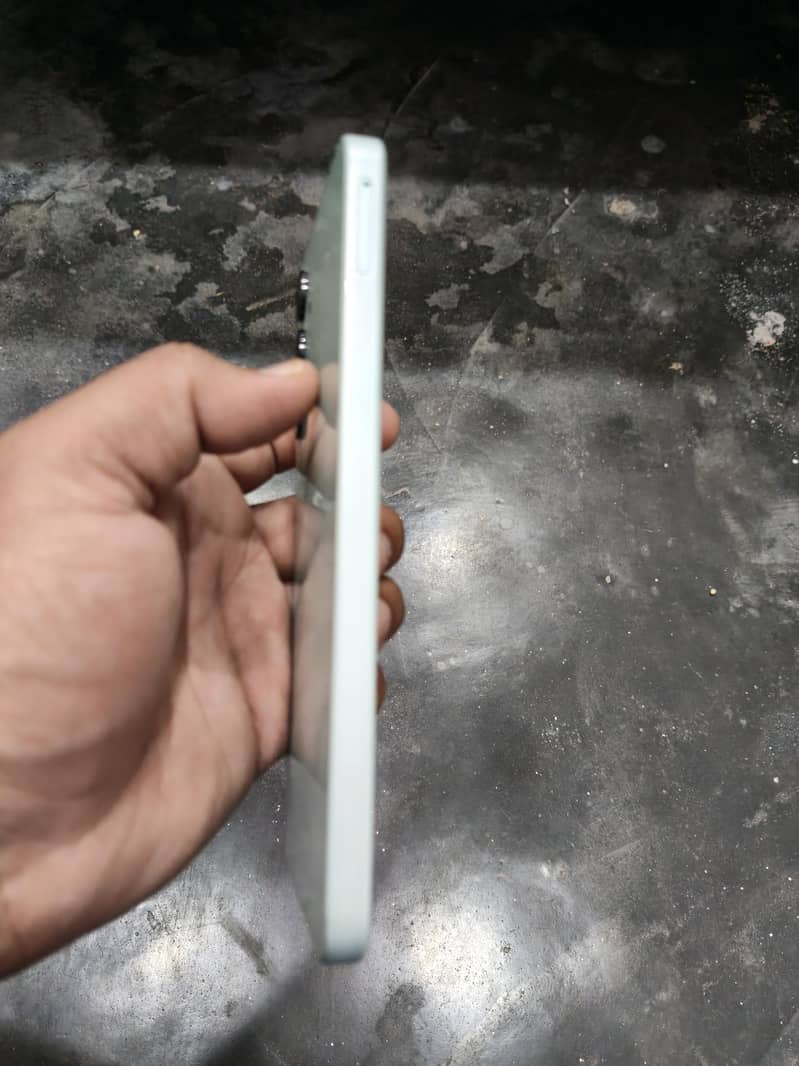 Samsung Mobile A16 1