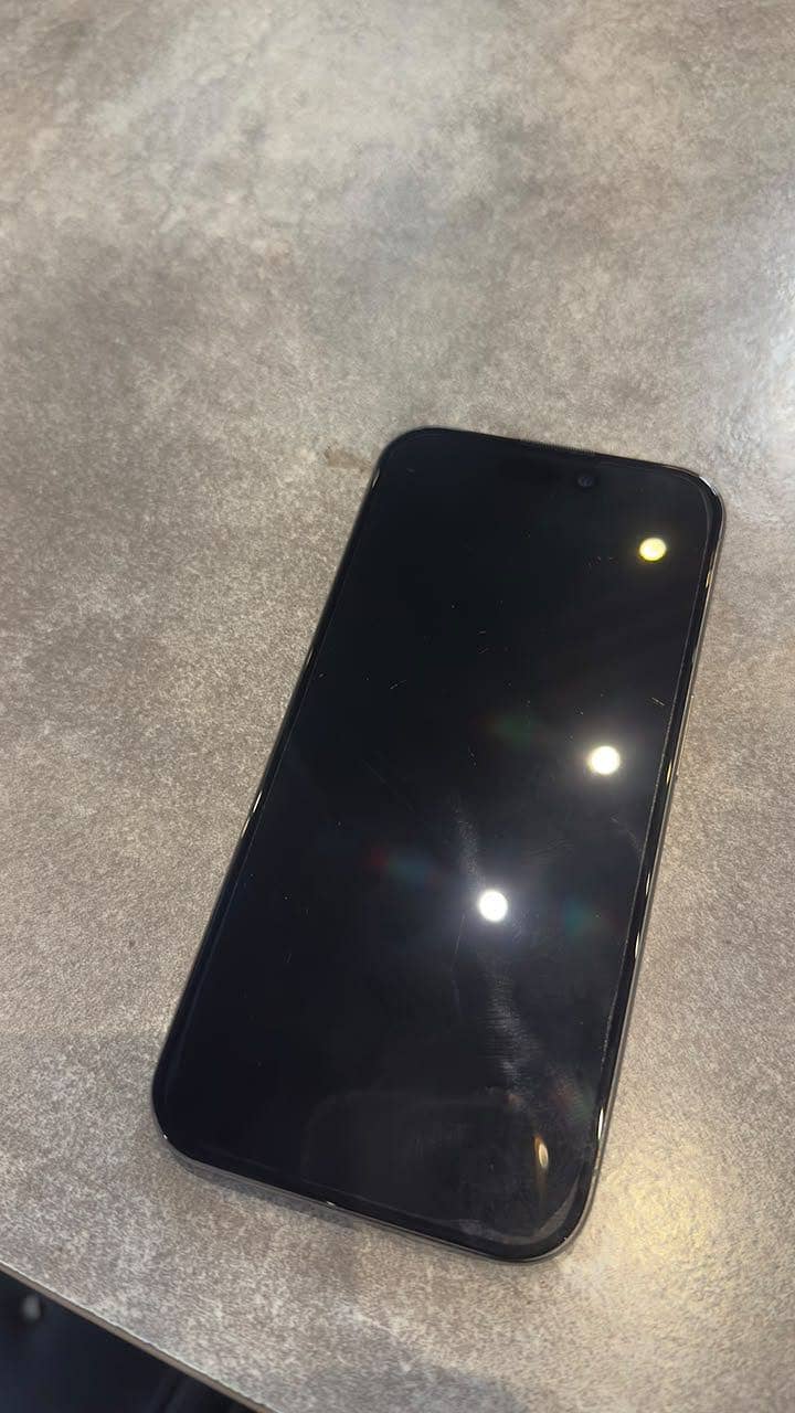 Apple iPhone 15 Pro 3