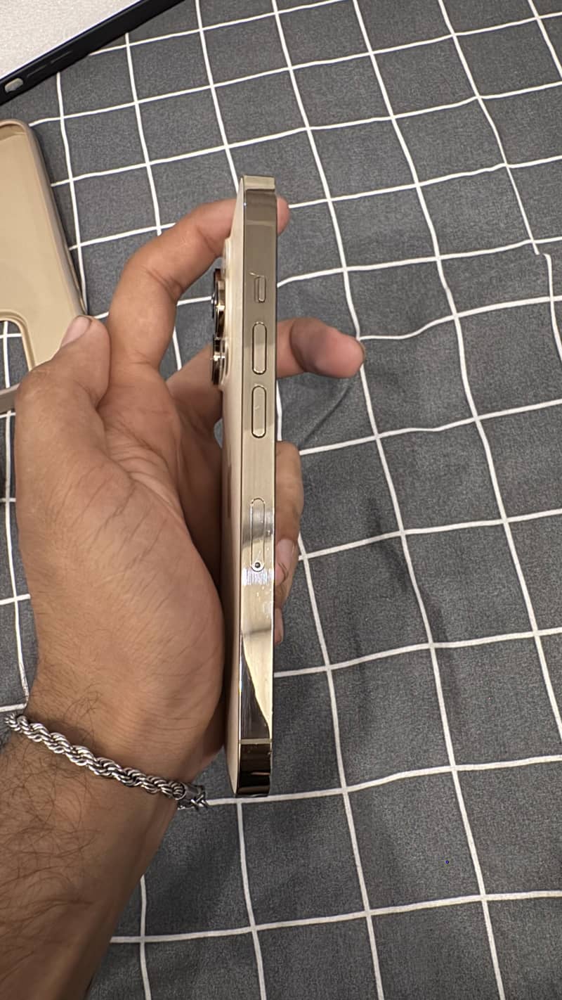 Apple iPhone 14 Pro 3