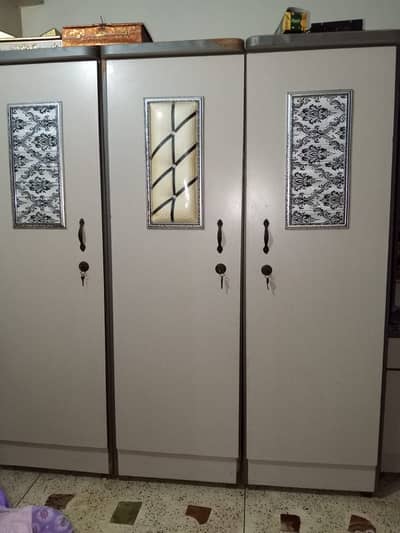 Bhut acha furniture hai ziyada istmal nhe Howa hai