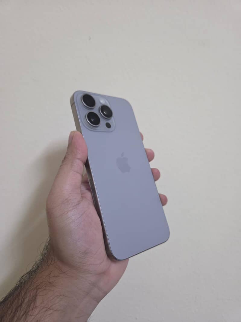 Apple iPhone 15 Pro Max 0
