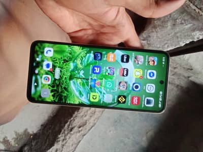8 gb ram 128 . . . memory hai