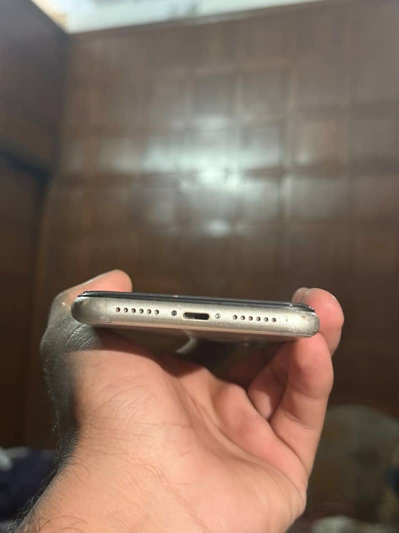 Apple iPhone 11 2