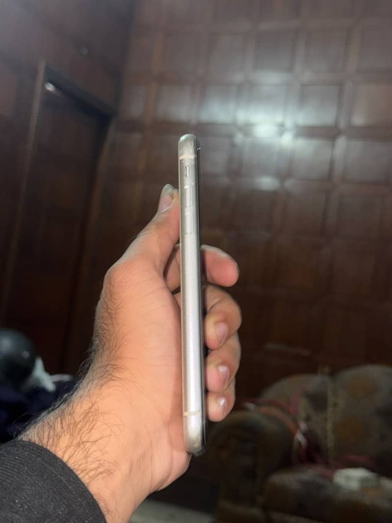Apple iPhone 11 3