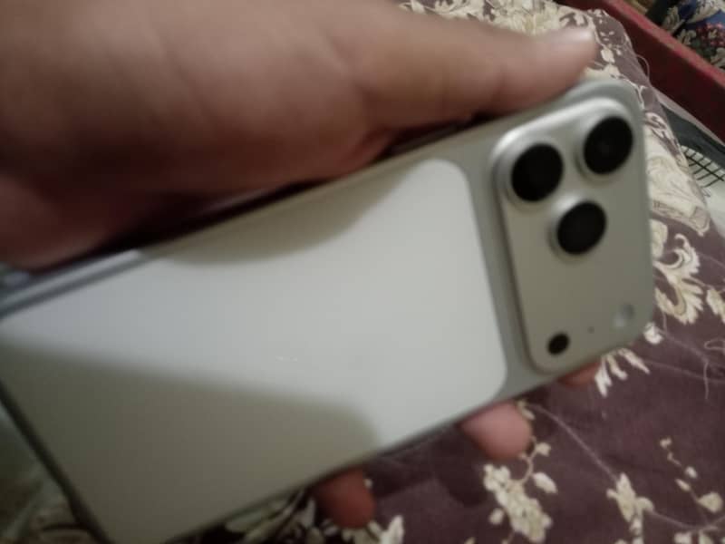Apple iPhone 17 Pro Max 1