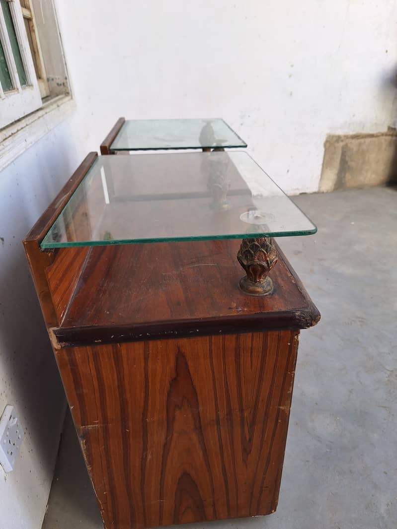 bed side tables 1