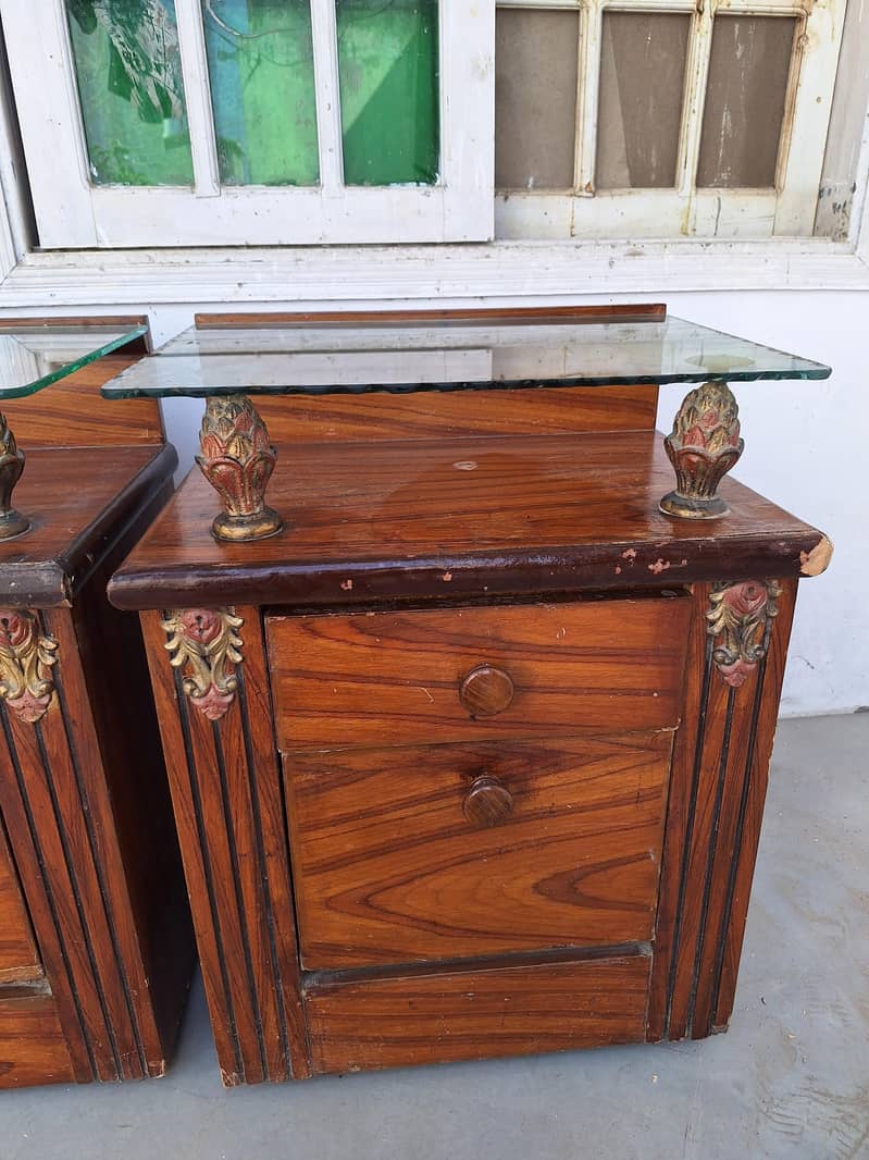 bed side tables 3
