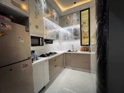 Rent flat Gulshan 7.2 bed d d attached 1100sqft Crown Just kfc. 5th floor Genset. Lift Parking out side wide space  Dmd 65k *Code(16954)*