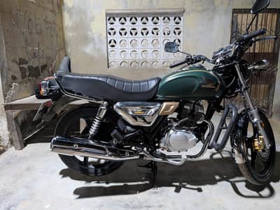 Honda CG-150, 2025 Model, Only 1,700 KMs Driven – Like Brand New!