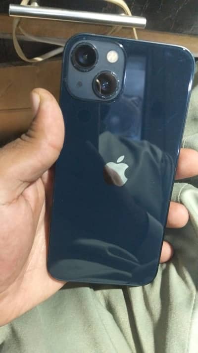 Apple iPhone 13