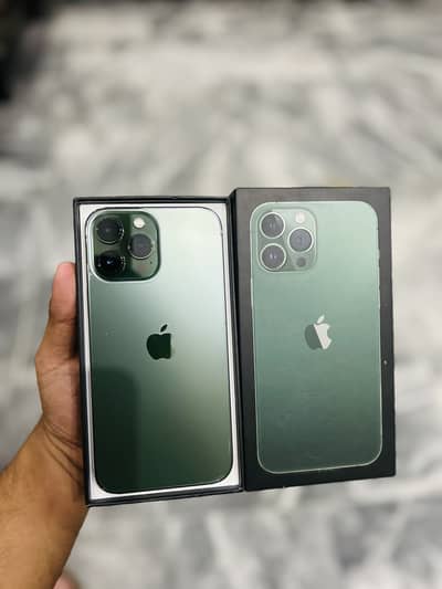 Apple iPhone 13 Pro Max 10/10 condition with original box