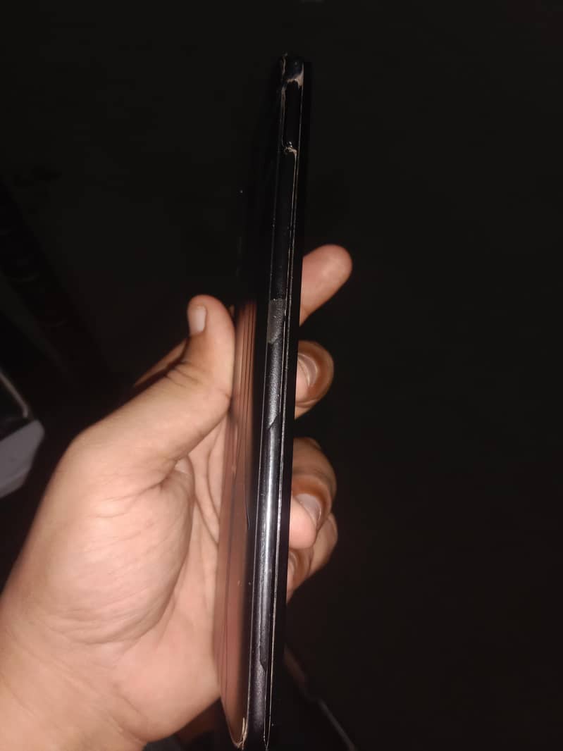Samsung Mobile A70 1