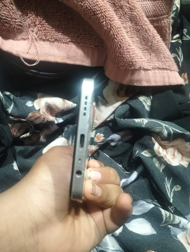 Realme C71 4