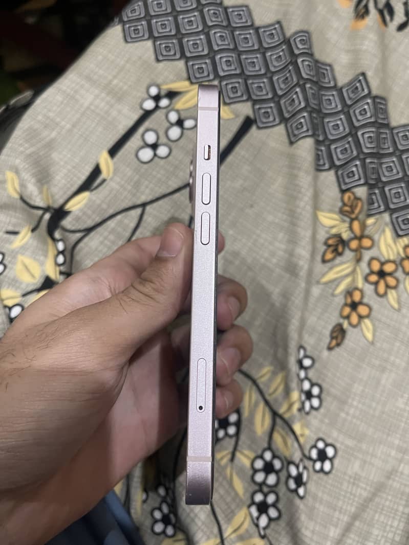 Apple iPhone 13 3