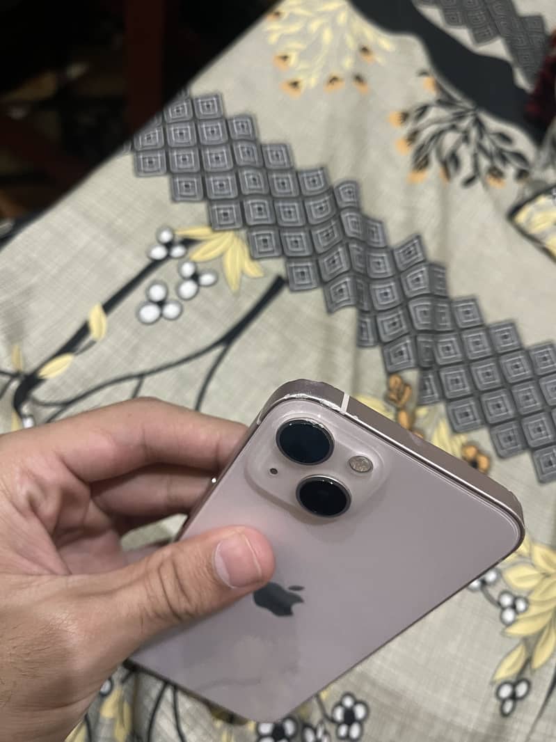 Apple iPhone 13 5