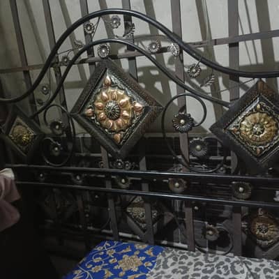 King Size Iron Bed for Sale – Beautiful Design