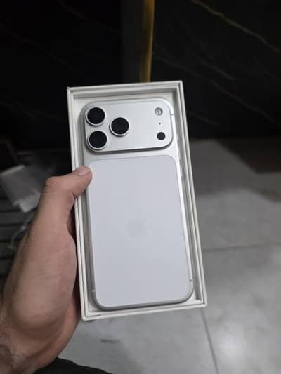 iPhone 17 pro Max FU