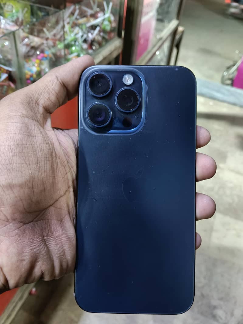 Apple iPhone 15 Pro Max 1