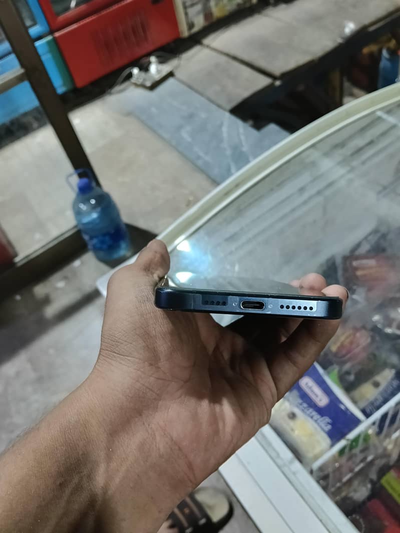 Apple iPhone 15 Pro Max 3