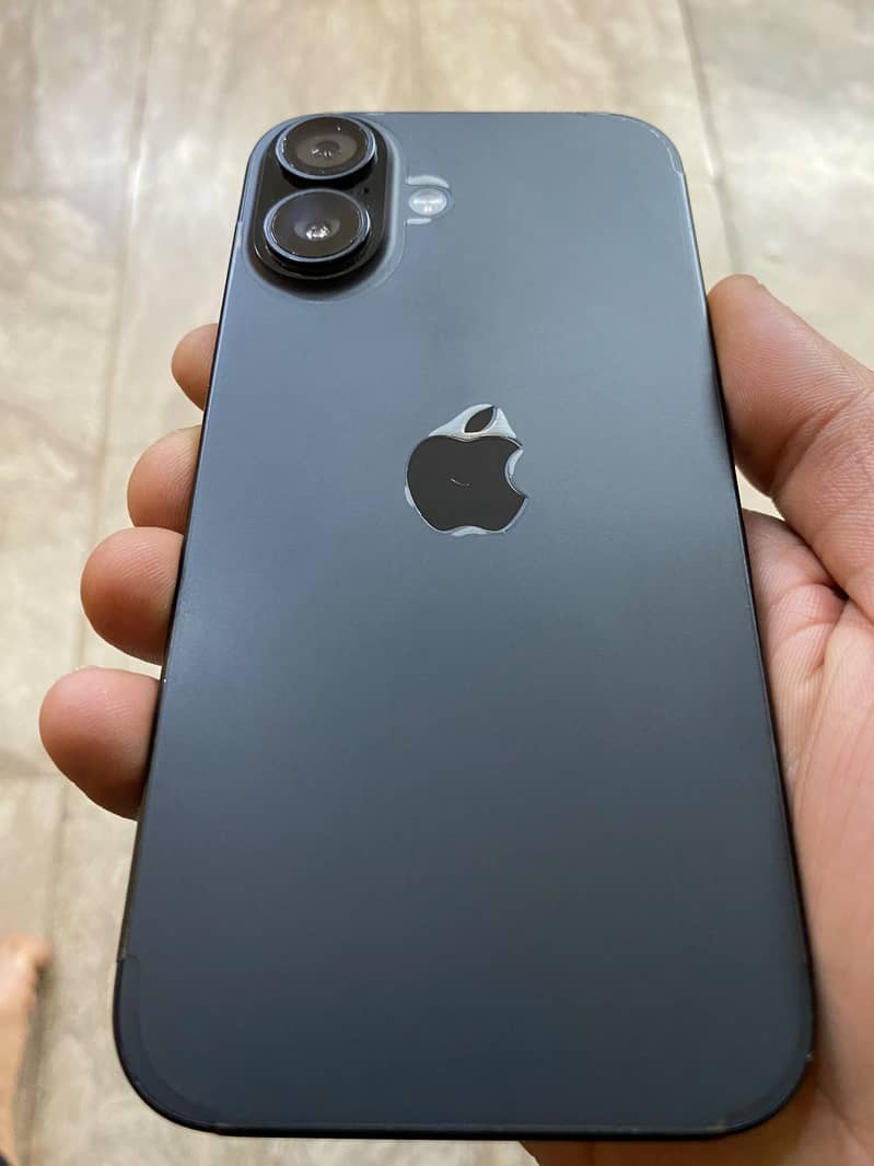 Apple iPhone 16 1