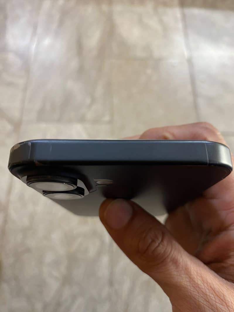 Apple iPhone 16 2