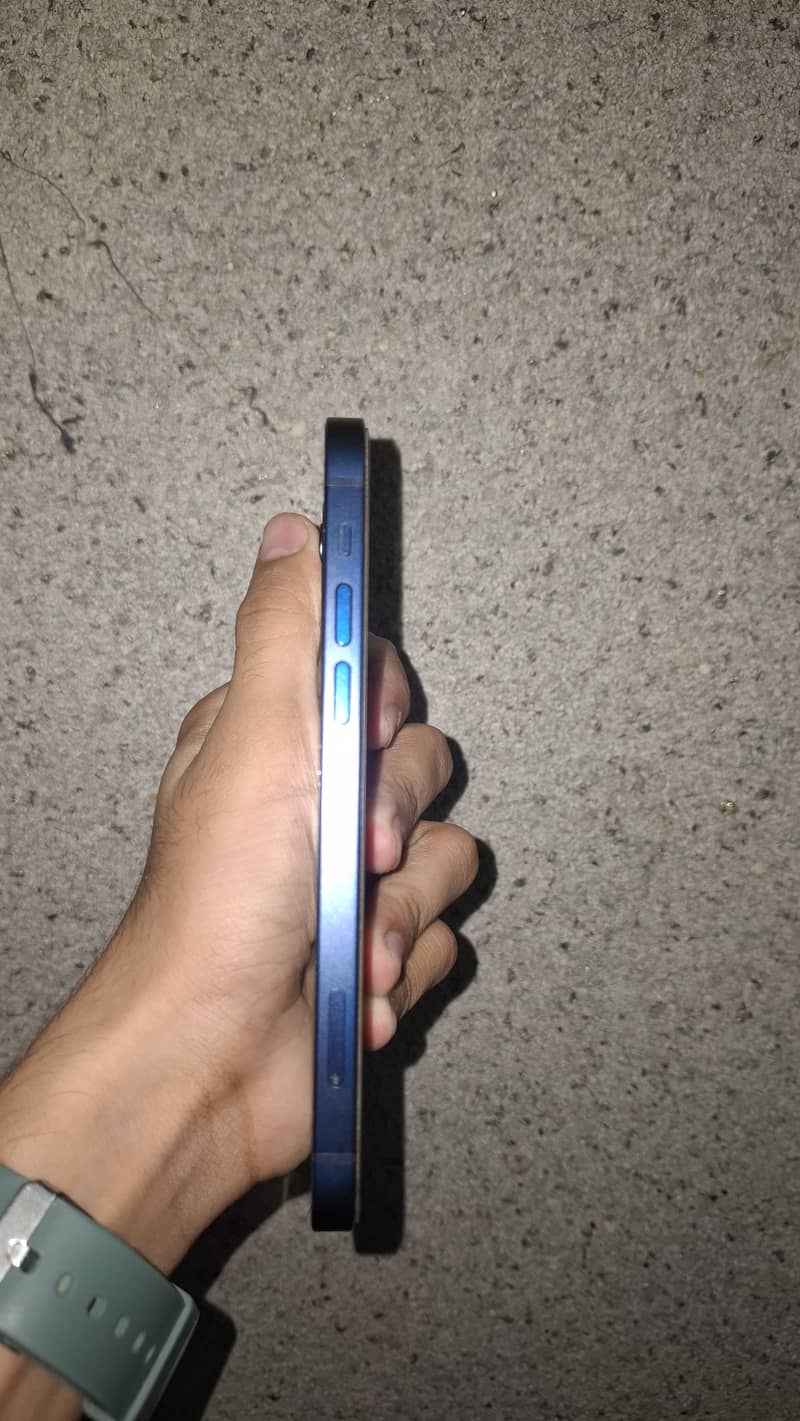Apple iPhone 12 5