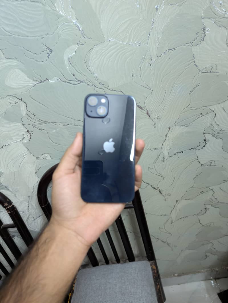 Apple iPhone 13 7