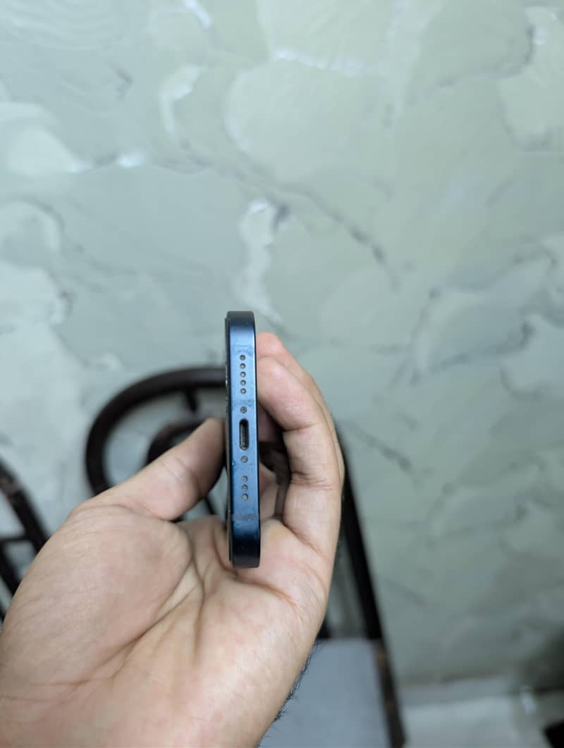 Apple iPhone 13 9