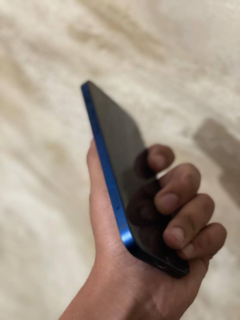 Apple iPhone 12 2