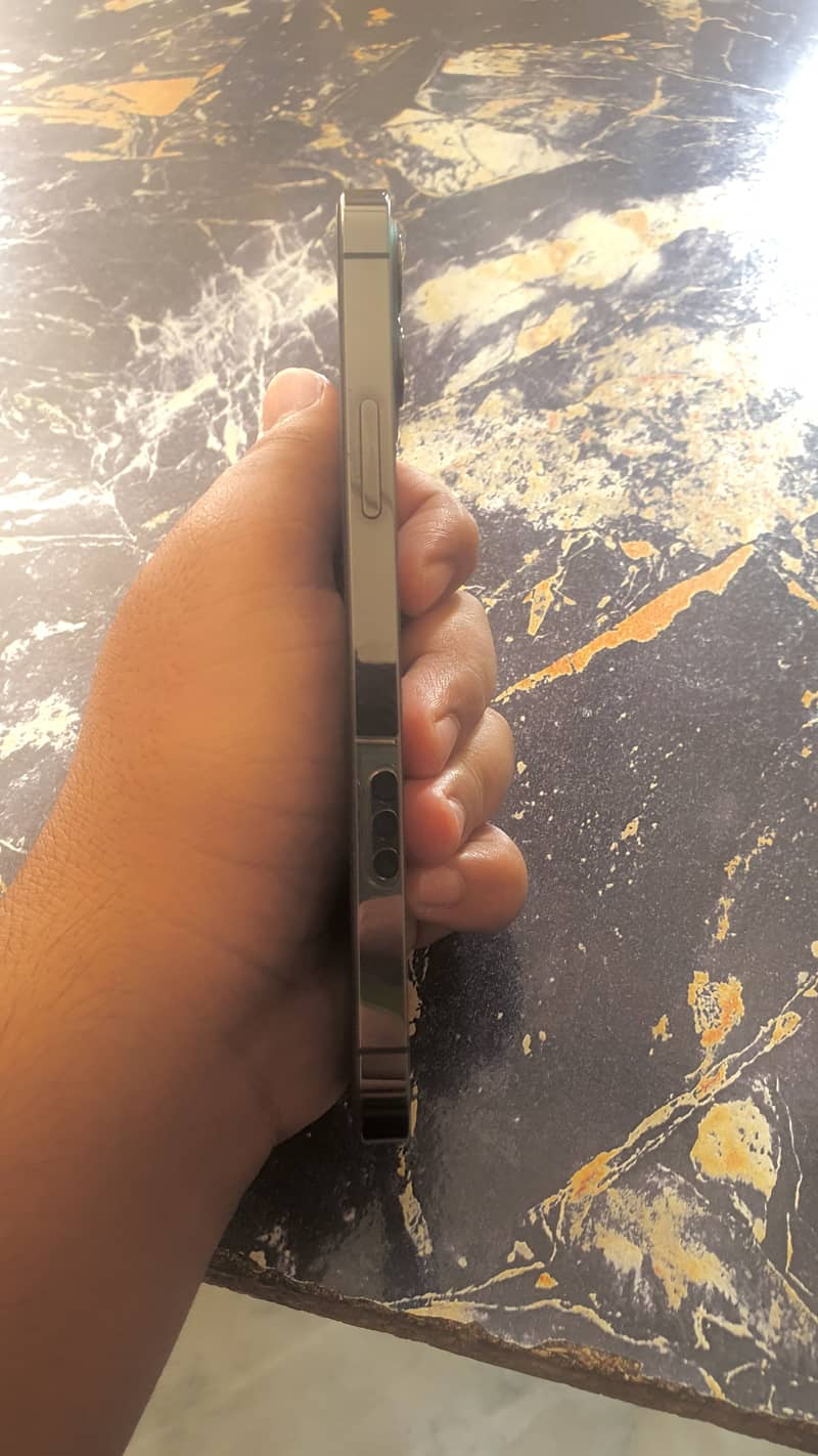 Apple iPhone 12 Pro 1