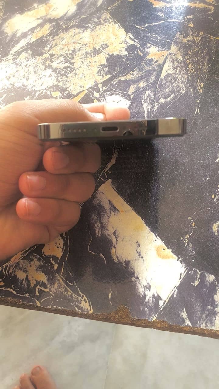 Apple iPhone 12 Pro 4