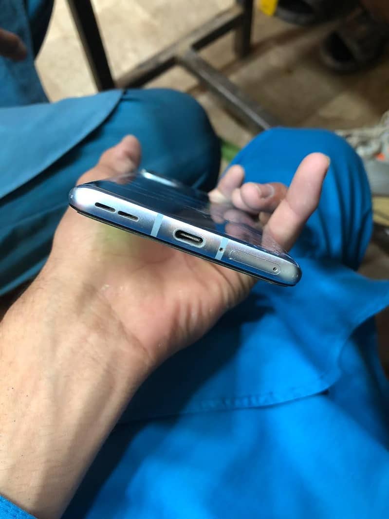 One Plus 9r 2