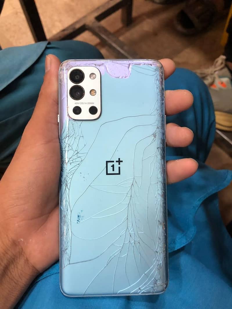 One Plus 9r 5