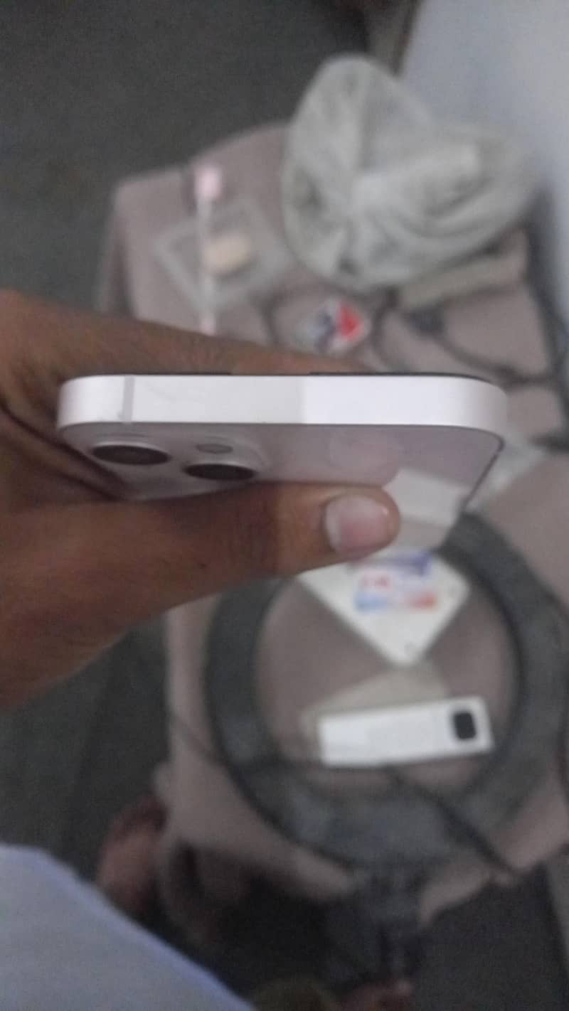 Apple iPhone 13 3