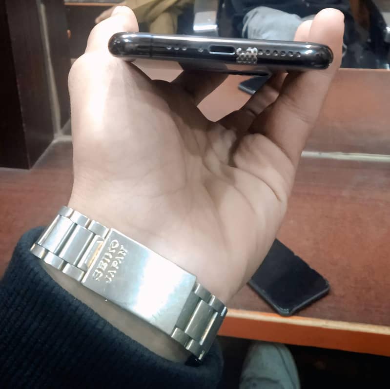Apple iPhone 11 Pro 5