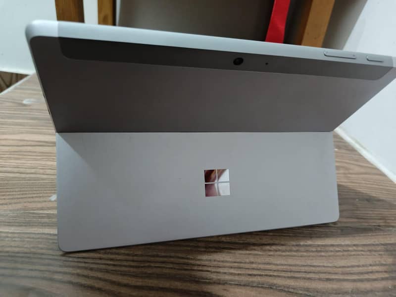 Microsoft surface Go 2 (4/64) 8