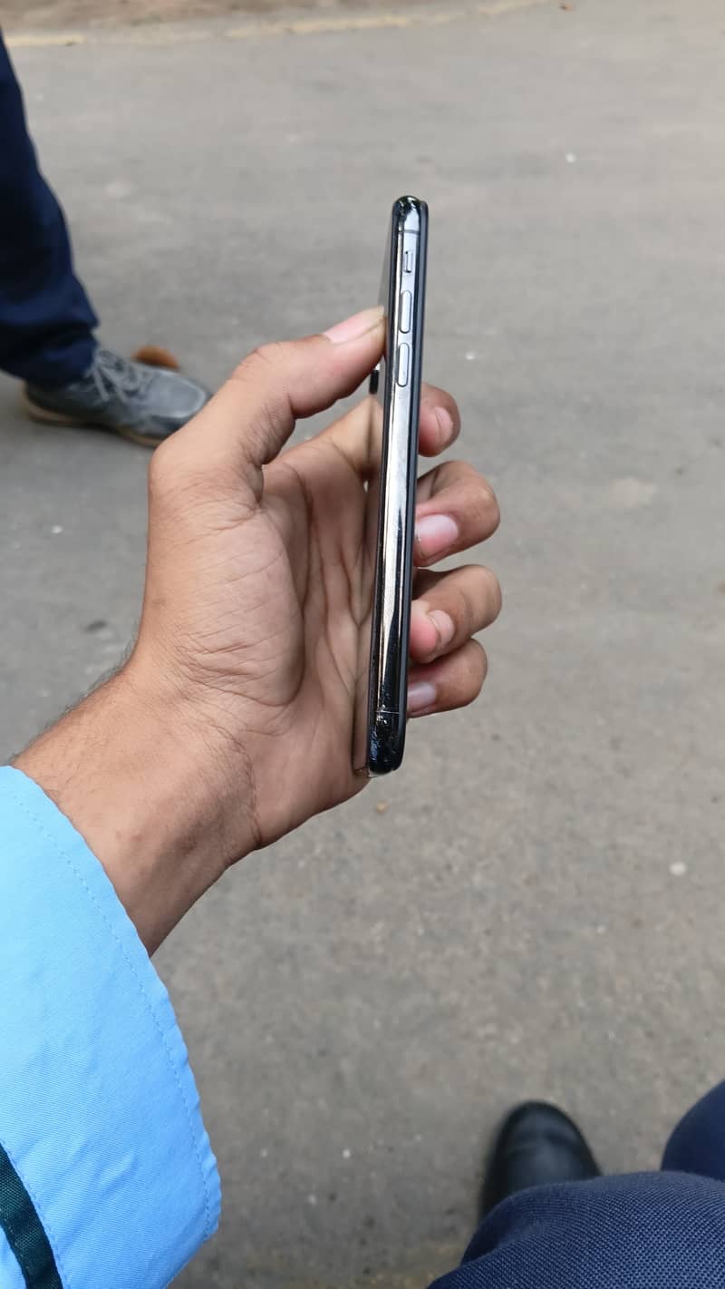 Apple iPhone XS 0
