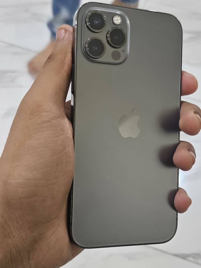 Apple iPhone 12 Pro 1